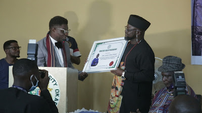 DGN President, Victor Okhai, Presenting A Gift To Amb. Lancelot Imasuen